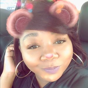 Meet your Posher, Alicia